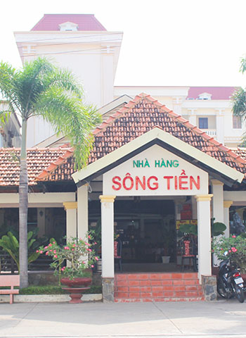 Nhà Hàng Sông Tiền